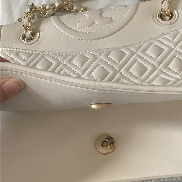 Tory Burch Fleming Medium Quilted Leather w/ Chain - Picture 5 of 13